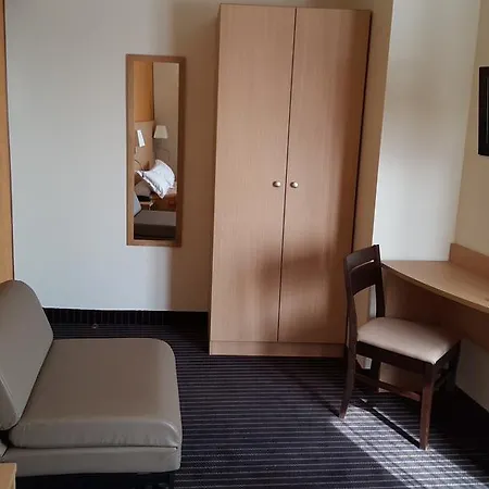 Otel Les Deux Gares & 4*