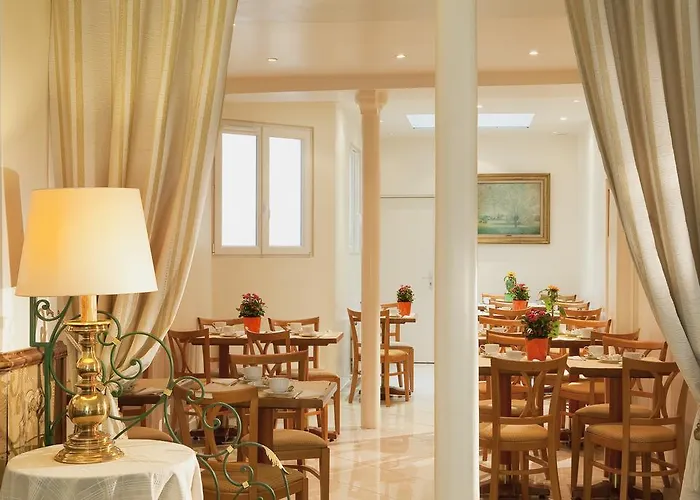 Les Deux Gares & Paris