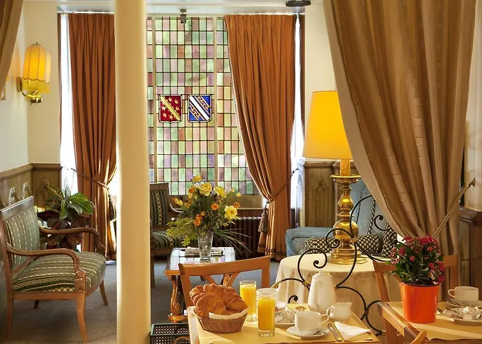 Les Deux Gares & 4* פריז