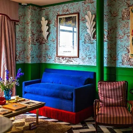 Les Deux Gares Hotel