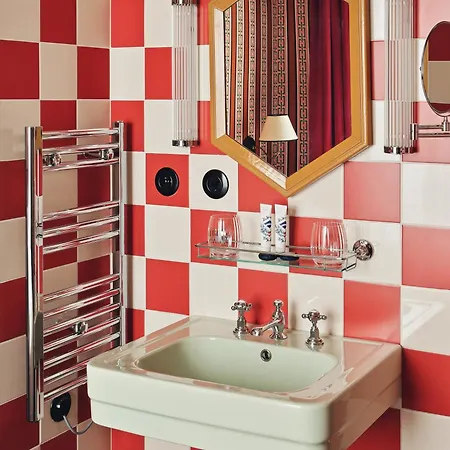 Les Deux Gares Hotel 4*