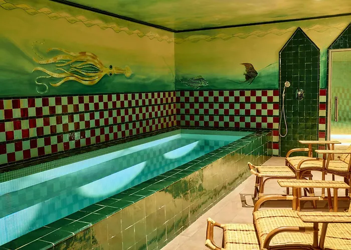 Les Deux Gares & Hotel 4*